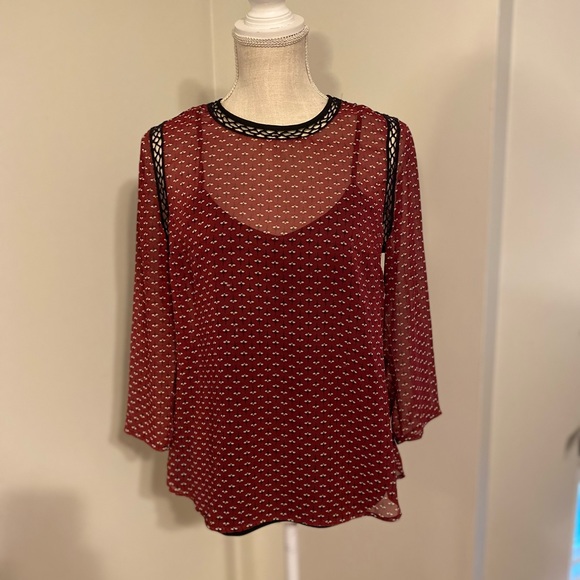 EUC Daniel Rainn Dk Red Chiffon Blouse w Lace Trim - Picture 7 of 9